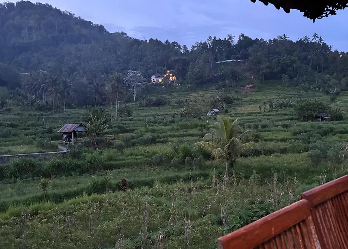 Khailash Warung And ベッド・アンド・ブレックファスト