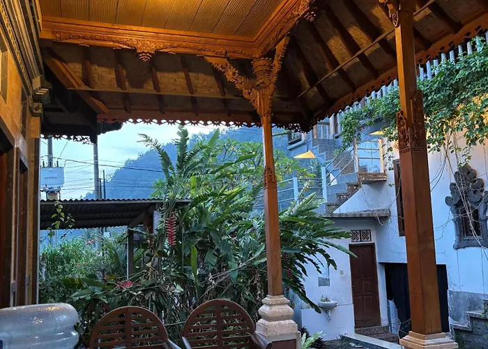 Khailash Warung And ベッド・アンド・ブレックファスト *